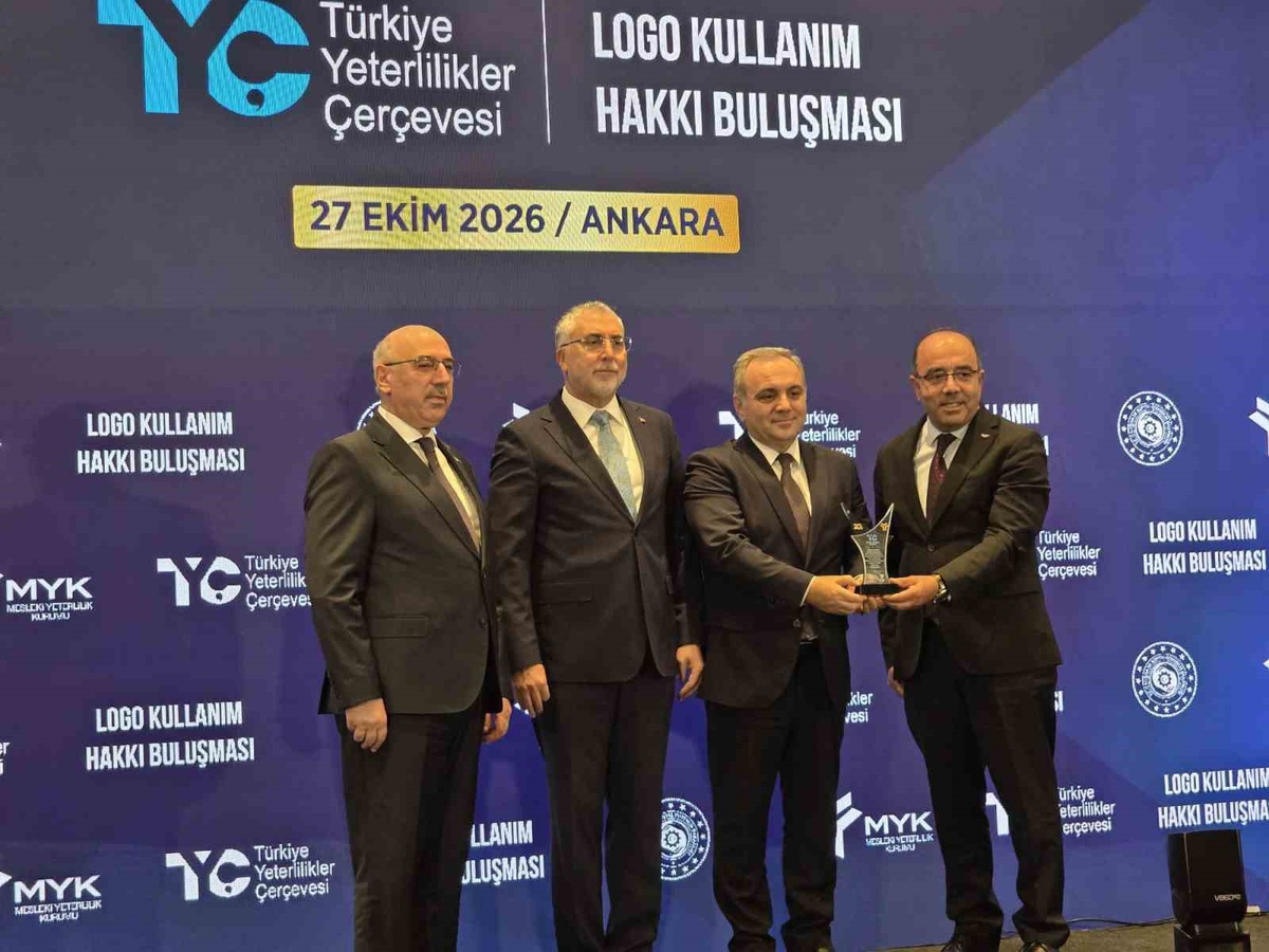 ERÜ TYÇ logo hakkı alarak Türkiye'de ilk 20 üniversite arasına girdi