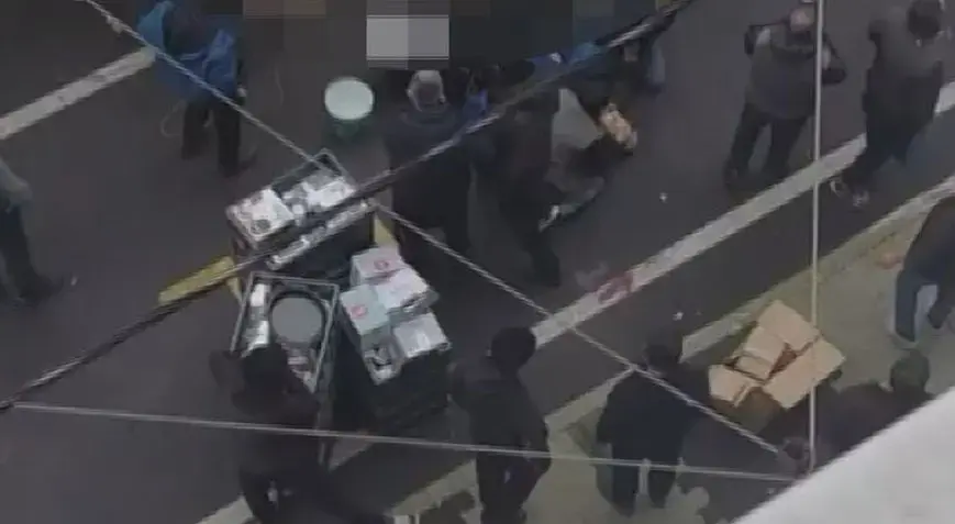 Sancaktepe’de kanlı pazar kavgası! 1'i çocuk 6 kişi yaralandı