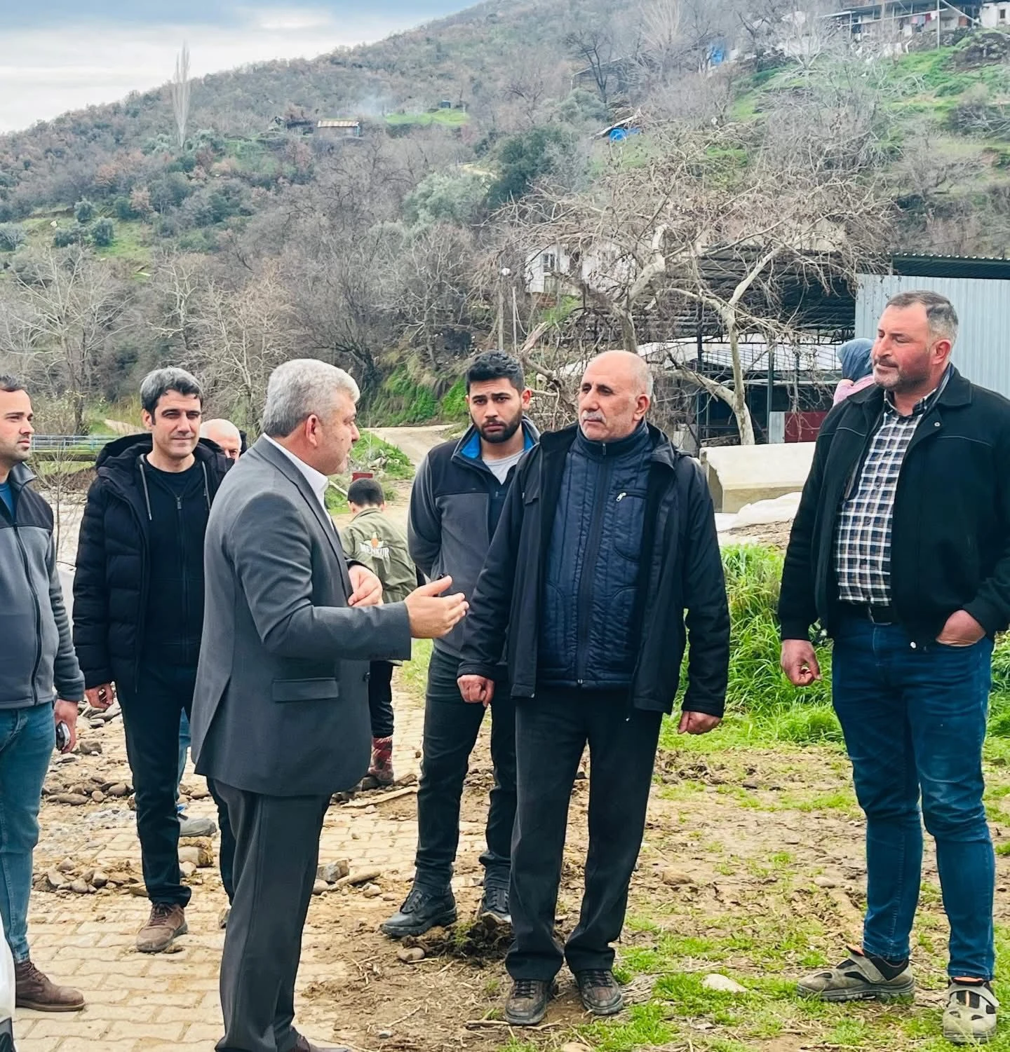 Yeşildere ve Çatak Mahallelerimizde Yağış Sonrası Çalışmalar Aralıksız Devam Ediyor