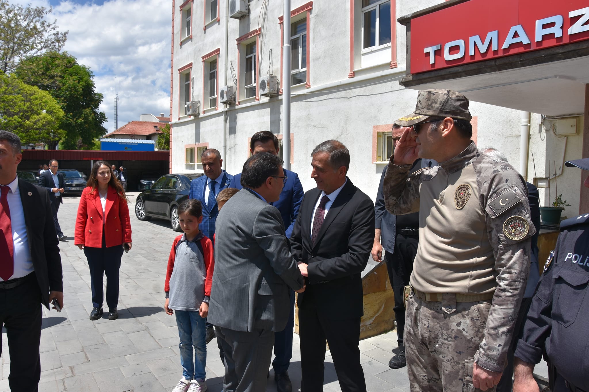Kayseri valimiz sn. gökmen çiçek, vali yardimcilari sn. adnan türkdamar, sn. ömer tekeş il protokolü ilçemize ziyarette bulundu