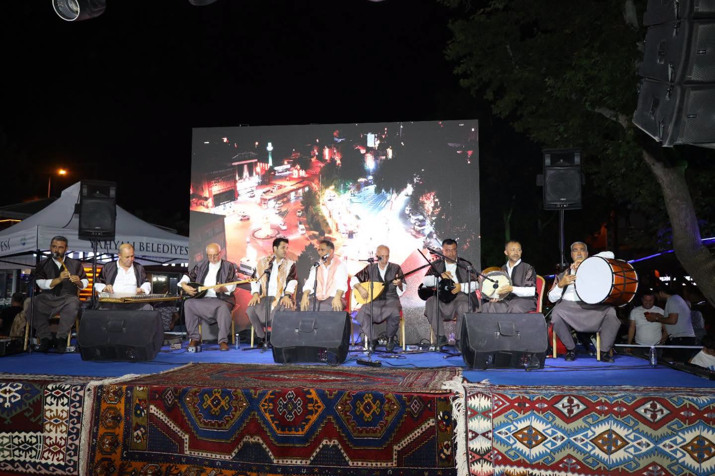 Yahyalı’da Sıra Gecesi Coşkusu Meydanlara Sığmadı