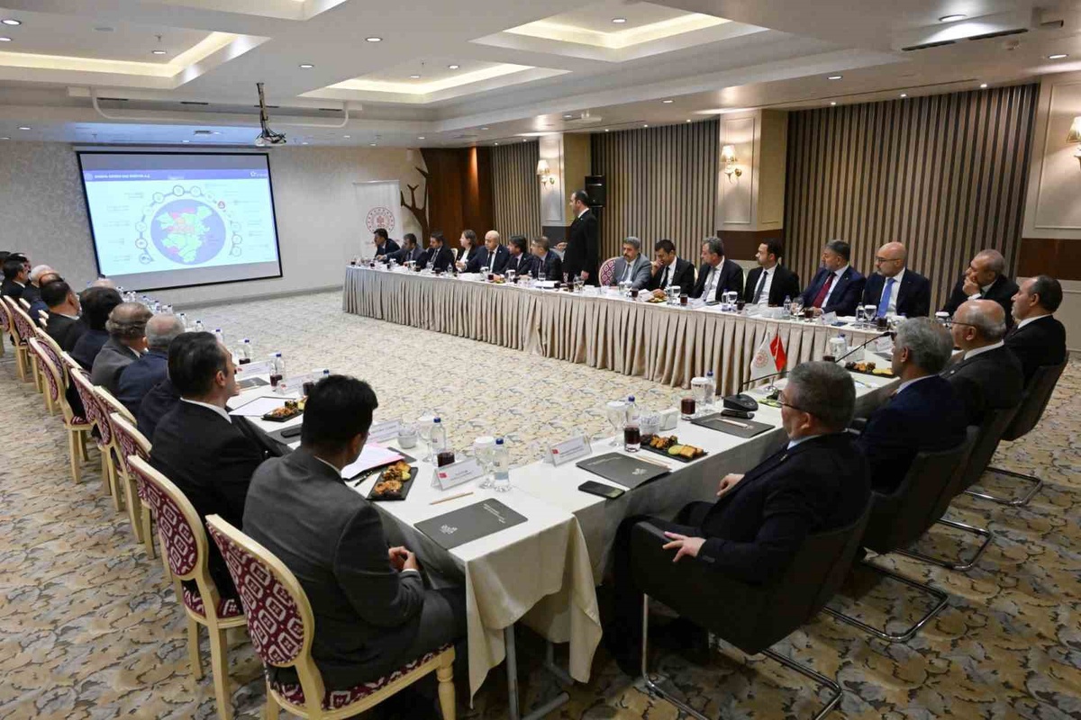 Karahayıt doğalgaz toplantısında boru hattının yüzde 80'i tamamlandı