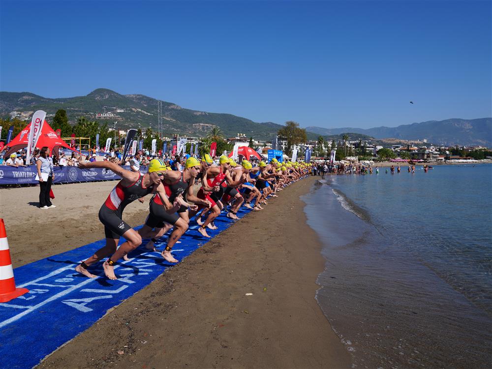 35. Uluslararası Alanya Triatlonu Başladı