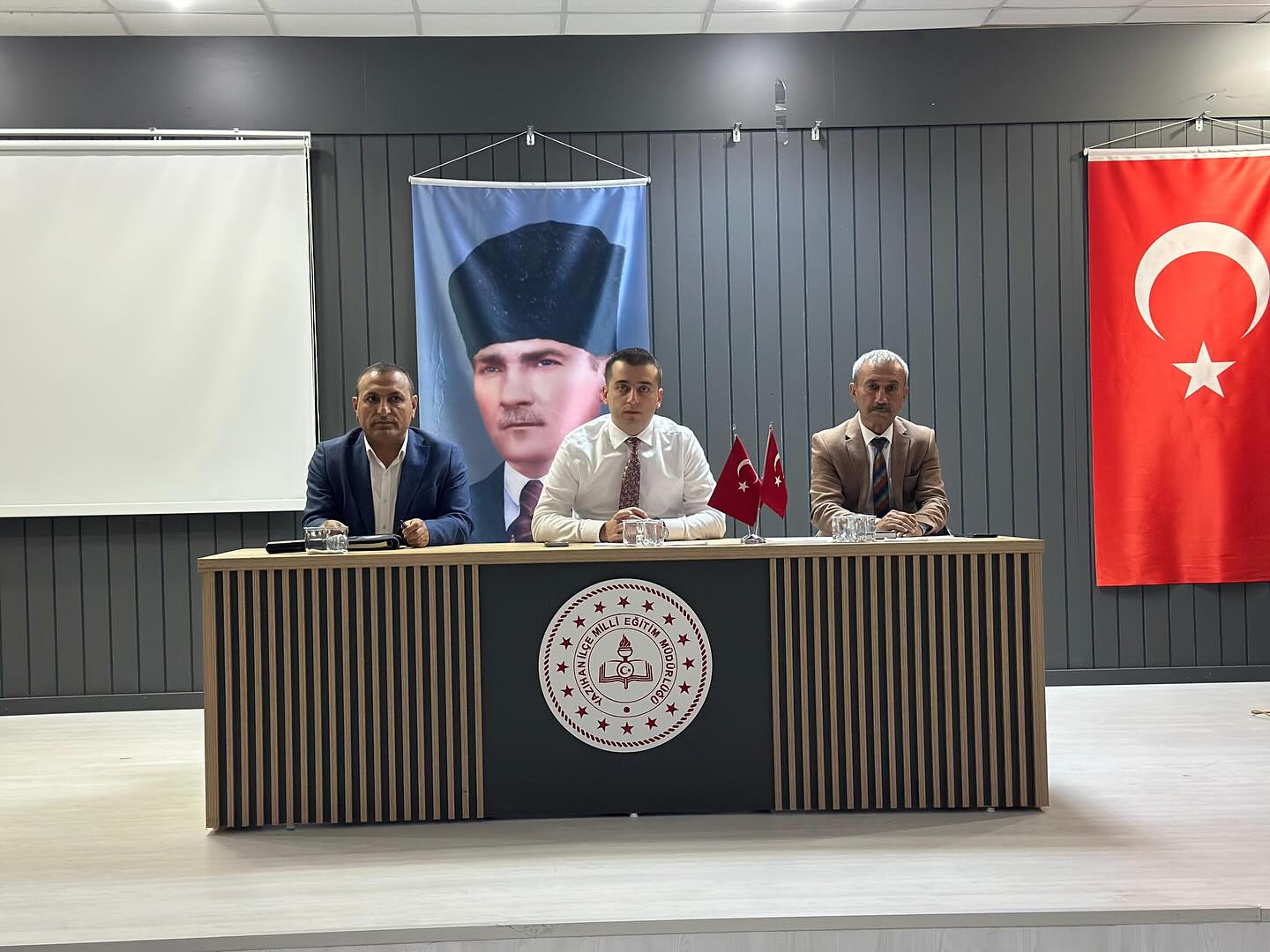 Muhtarlar toplantısında i̇lçemizin geleceği i̇çin birlikte değerlendirme