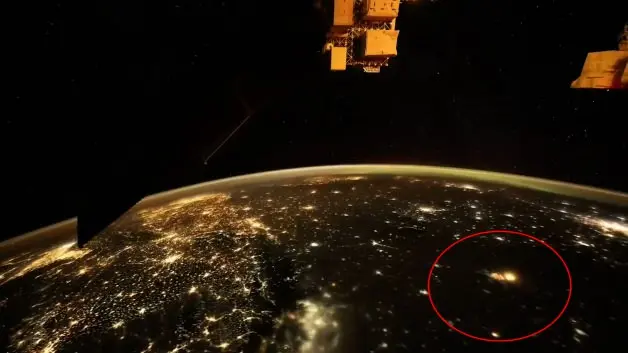 Astronotlar kaydetti: Rusya'nın Kiev'i bombaladığı anlar uzay kamerasında!