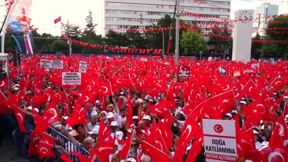 İYİ Parti, Cumhuriyet'in 103'üncü yılı için sosyal medyadan mesaj paylaştı