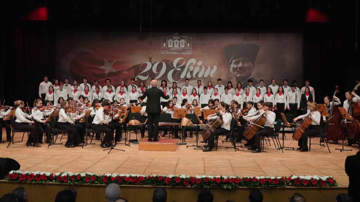 Cumhuriyet Bayramı'nın 103'üncü yılı Cemal Reşit Rey Konser Salonu’nda kutlandı