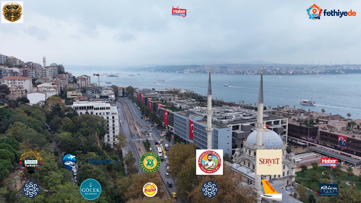 İstanbul'da 29 Ekim'de bayraklarla donatılan Kemeraltı Caddesi havadan görüntülendi