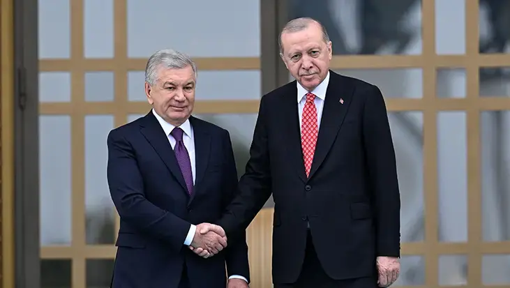 Cumhurbaşkanı Erdoğan, Özbekistan'lı mevkidaşı Mirziyoyev ile bir araya geldi