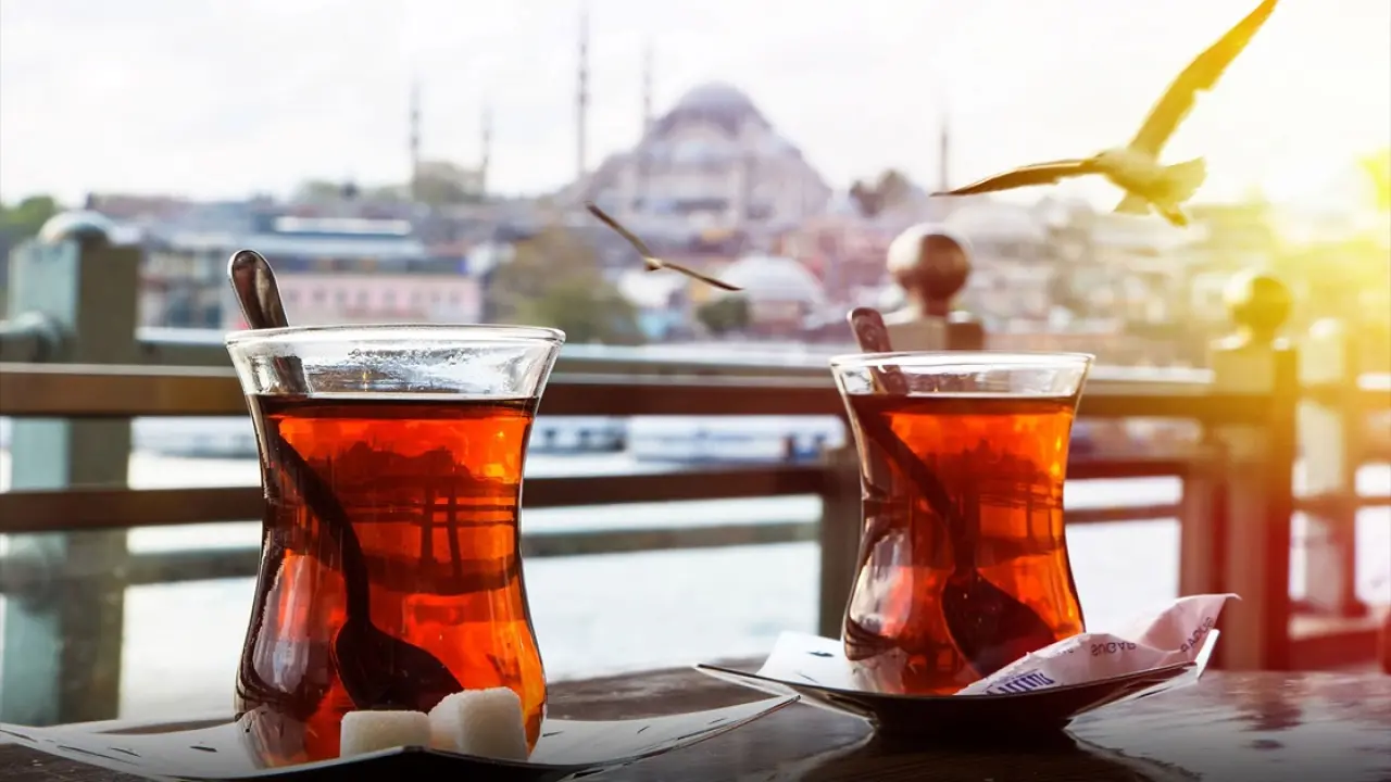 Çay tiryakilerine iyi haber! Kalp damar sağlığına iyi geldiği ortaya çıktı