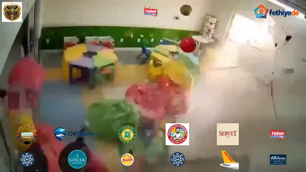 Brezilya’da küçük uçak anaokuluna düştü! O anlar kamerada