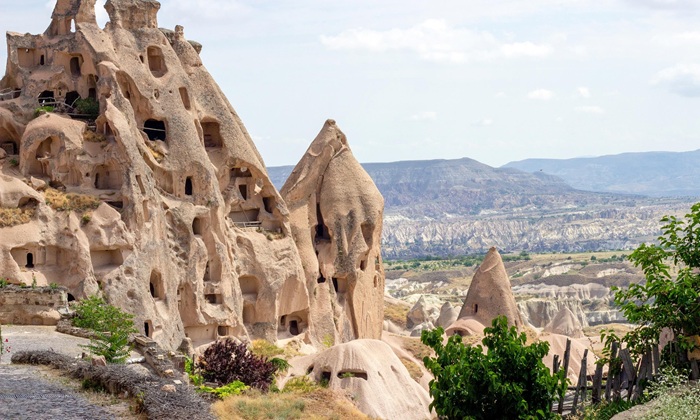 Kapadokya'da Peribacası Çöktü: 2 Ölü