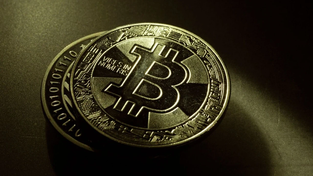 Üç günde tablo değişti: Bitcoin gerilerken fonlara milyonlar aktı