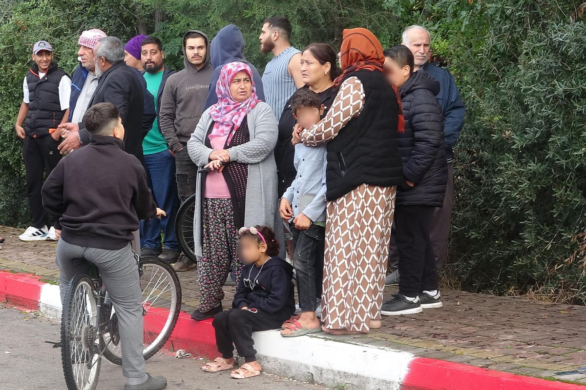 Antalya'da çocuklar evlerinin yanışını gözyaşları içinde izledi