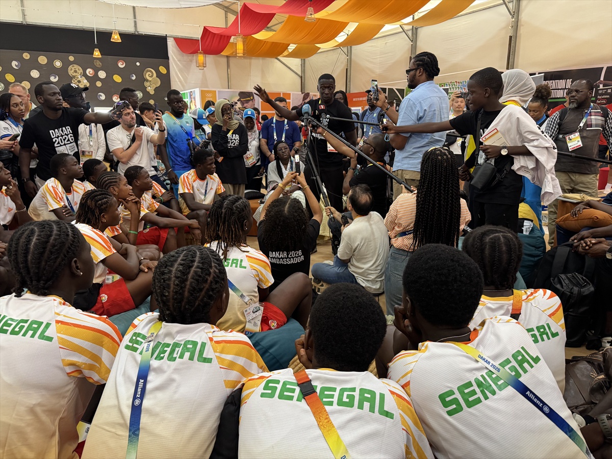 Khaby Lame, Dakar 2026 öncesi Olimpiyat Köyü'nde genç sporculara tavsiye verdi