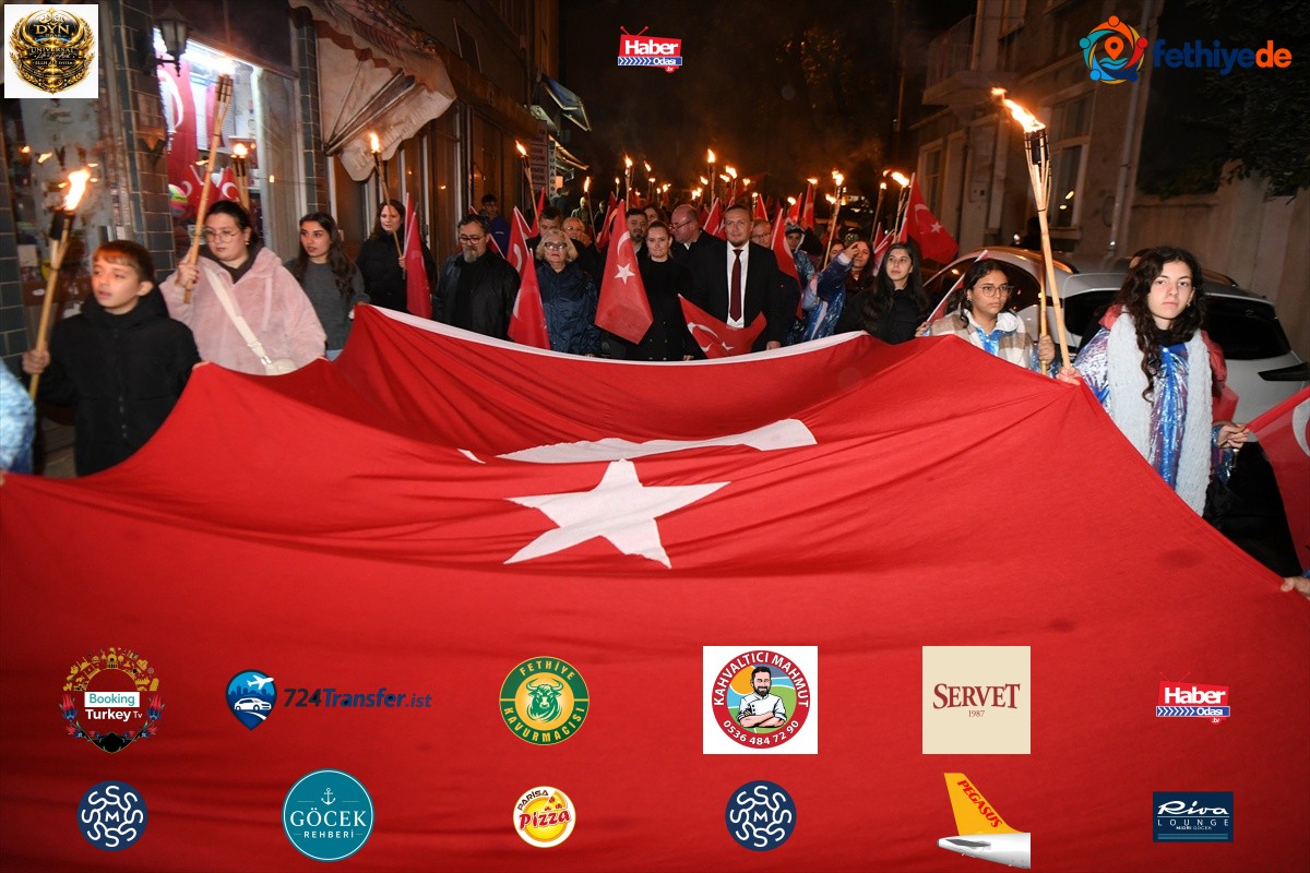 Çanakkale'de 103. yıl için Gelibolu ve Lapseki'de fener alayı düzenlendi