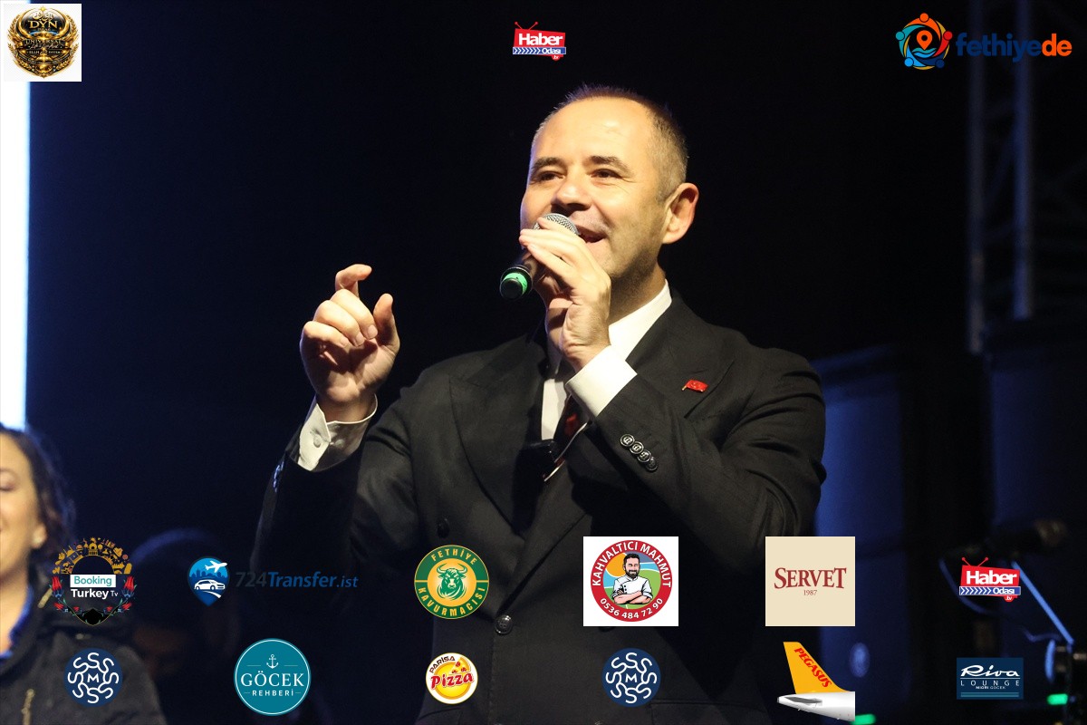 Şarkıcı Cengiz Kurtoğlu, Kırklareli'nde konser verdi