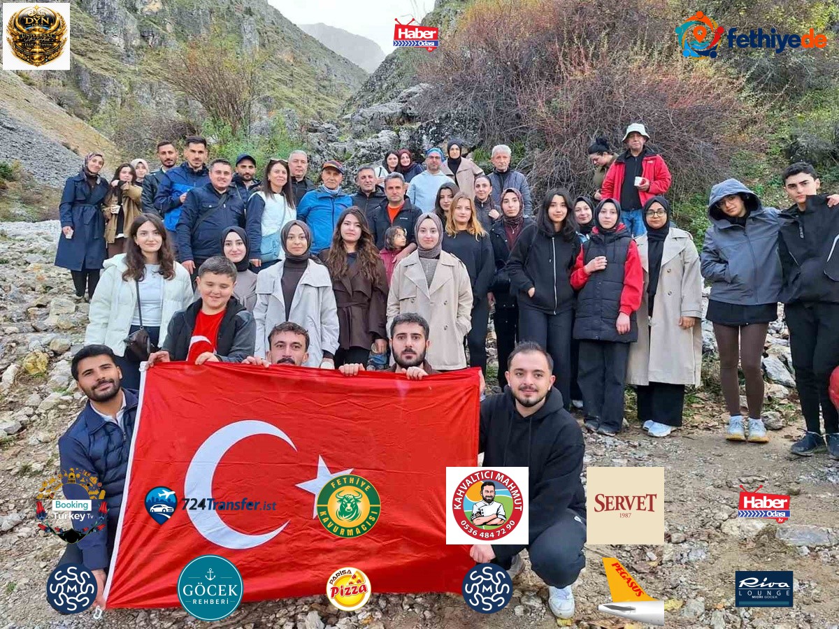 Erzincan'da Cumhuriyet tırmanışında 2 kilometrelik parkur yürüyüşü yapıldı