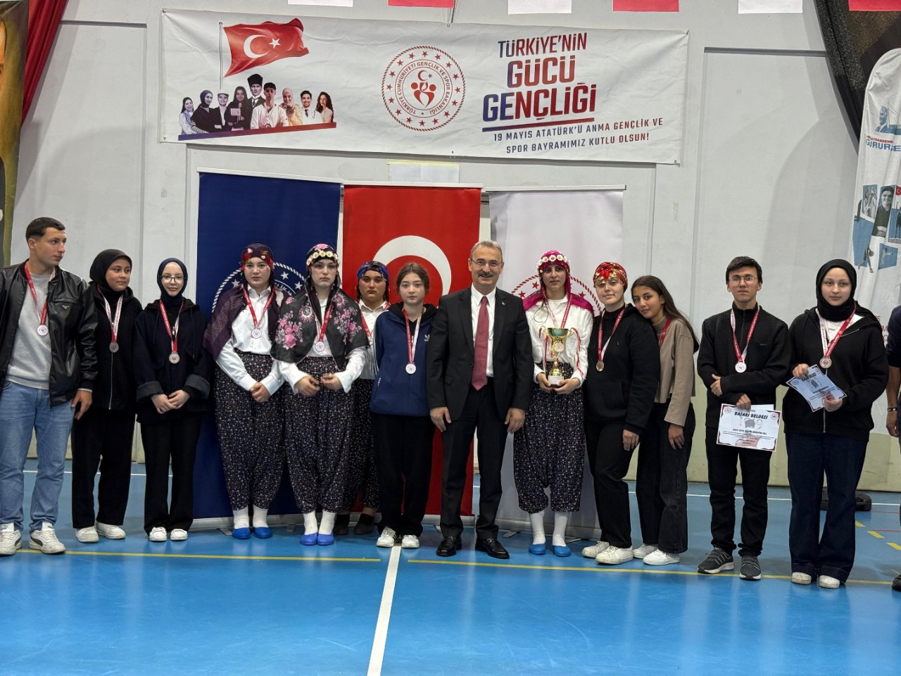 19 Mayıs Coşkusu Şalpazarı'nda Gururla Yaşandı