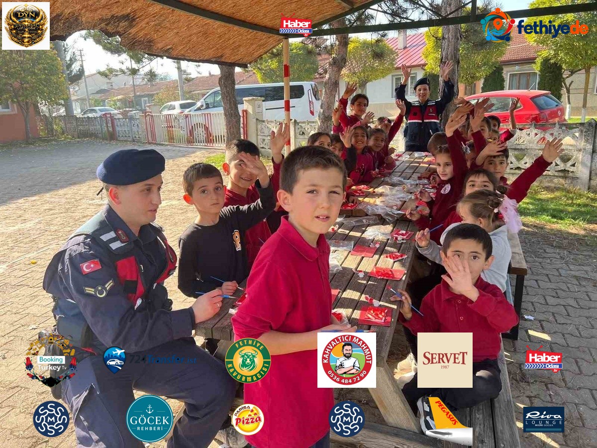 Bilecik İl Jandarma Komutanlığı öğrencilere milli ve manevi değerleri anlattı