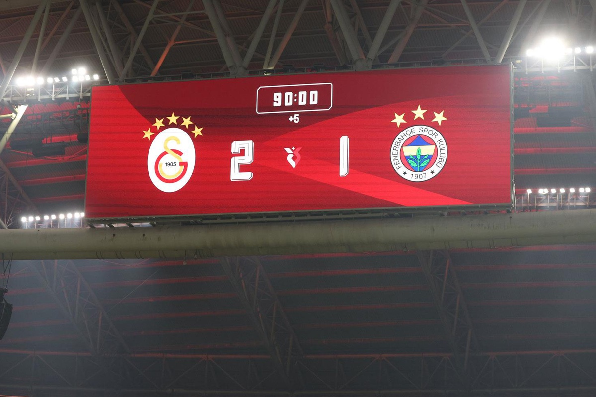 Galatasaray'a derbi sonrası şaşırtan ceza! Nedeni skorbord