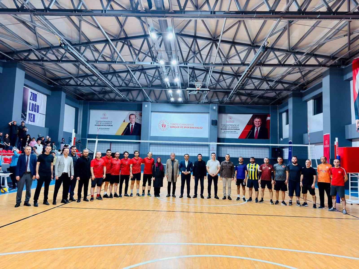Gölpazarı'nda Kurumlar Arası Voleybol Turnuvası'nı Açık Ceza İnfaz Kurumu kazandı