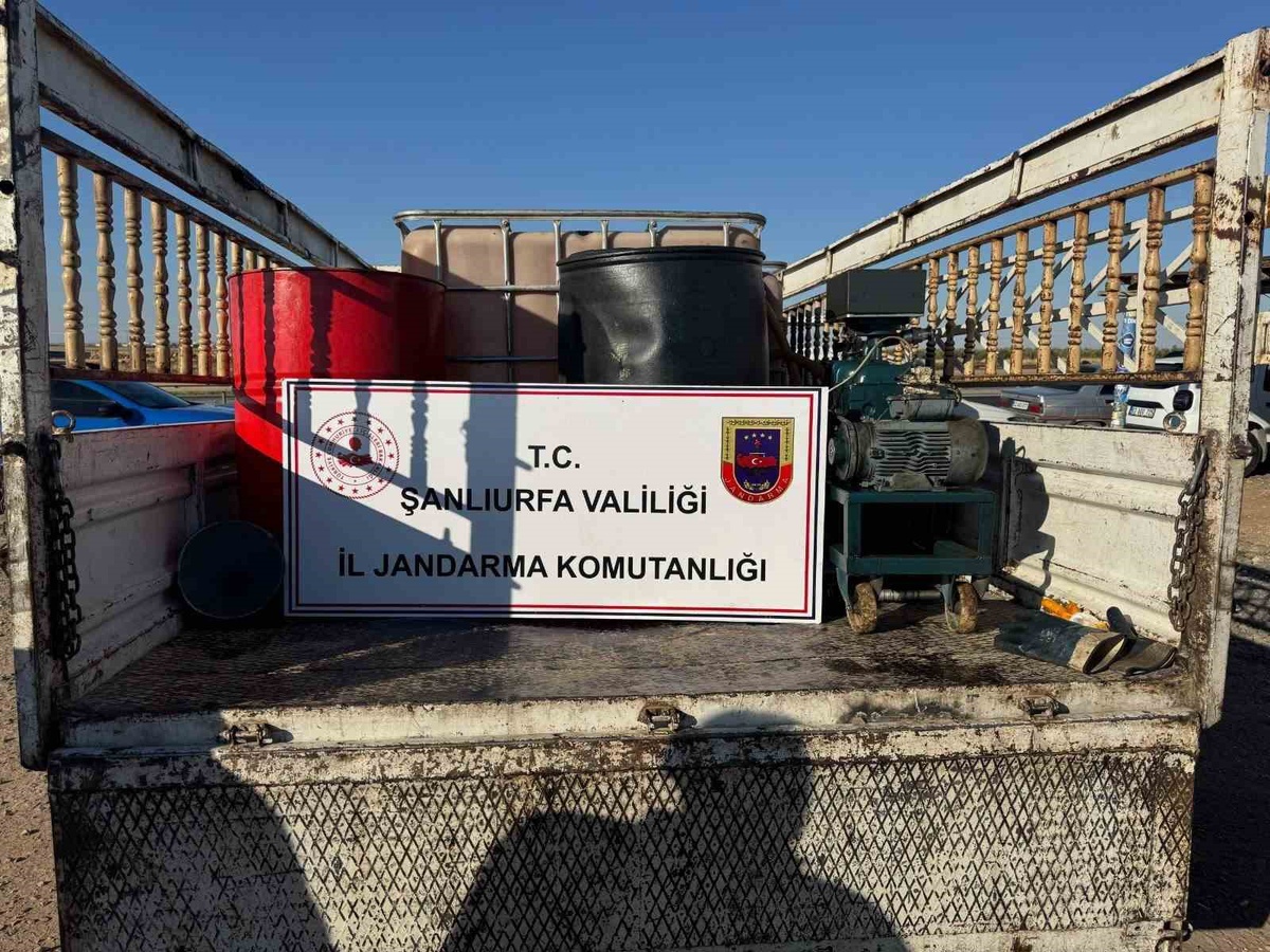 Şanlıurfa Viranşehir'de jandarma 650 litre kaçak akaryakıt ele geçirdi