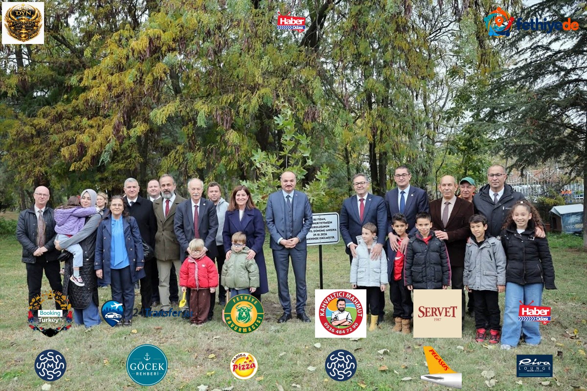 Trakya Üniversitesi Lozan Anıtı yanında 103. yıl fidanını dikti