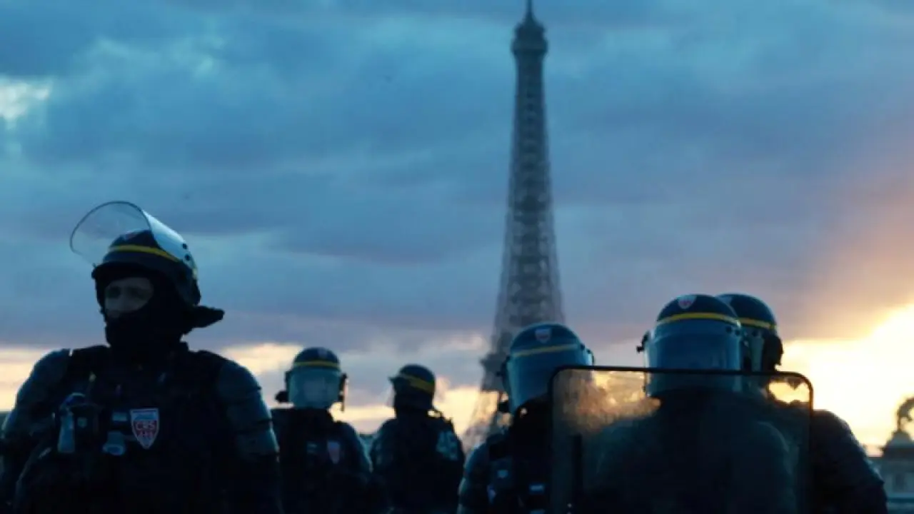 Paris sokaklarında 31 Ekim alarmı: 70 bin polis teyakkuzda!