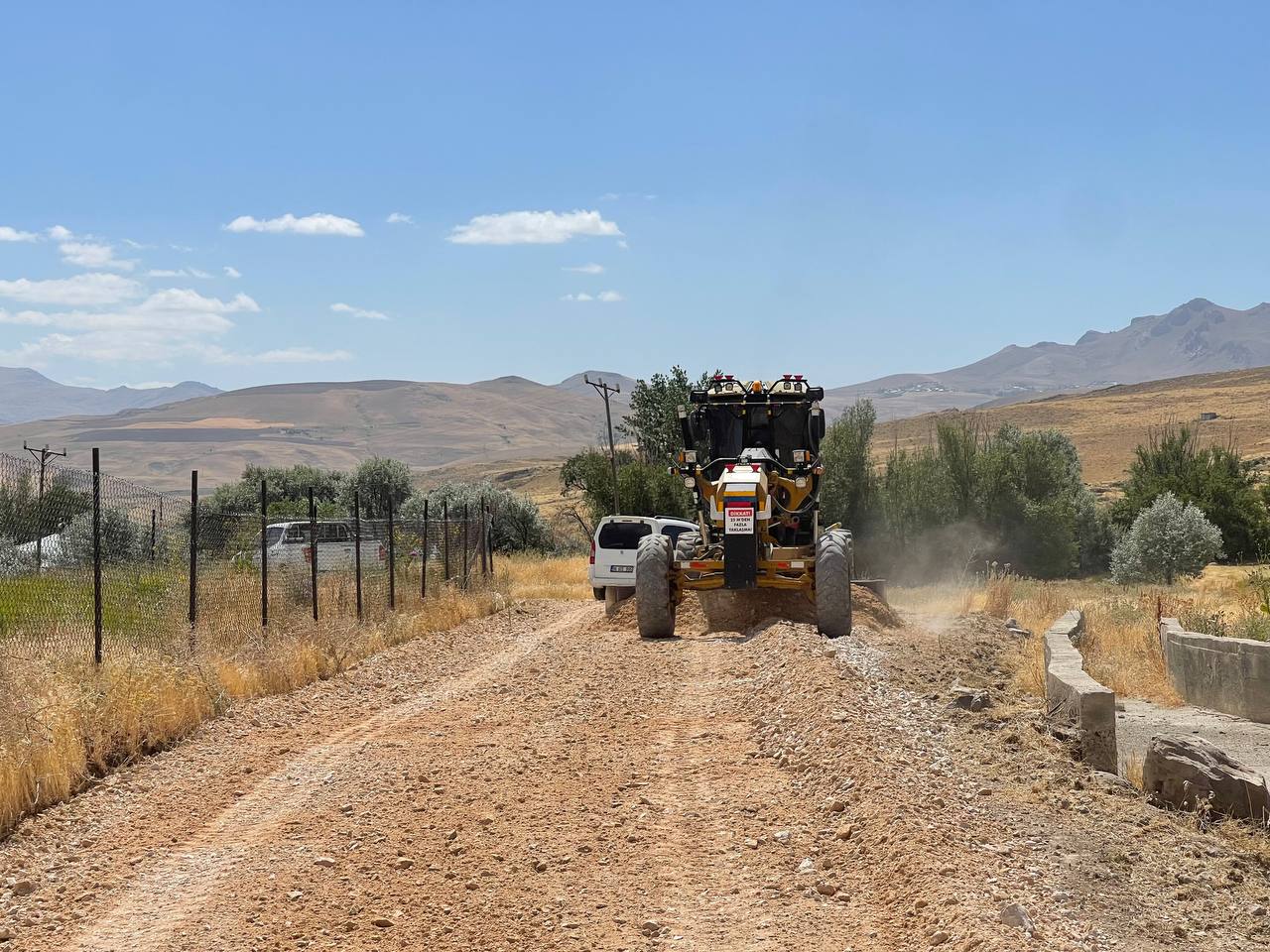 Yaylıyaka Mahallesi’nde Stabilize Yol çalışması
