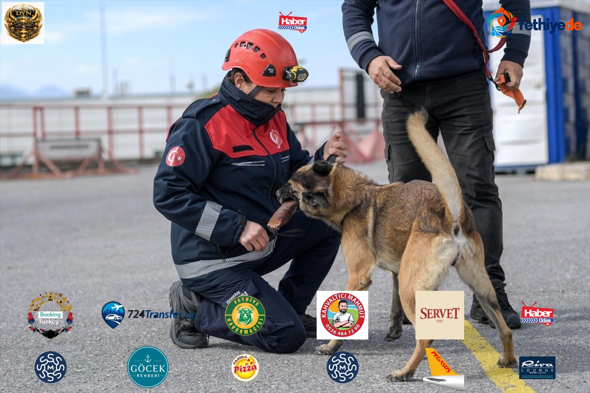 İzmir depreminde 12 yaşındaki oğlunu kaybeden anne, İzmir İtfaiyesinde göreve başladı