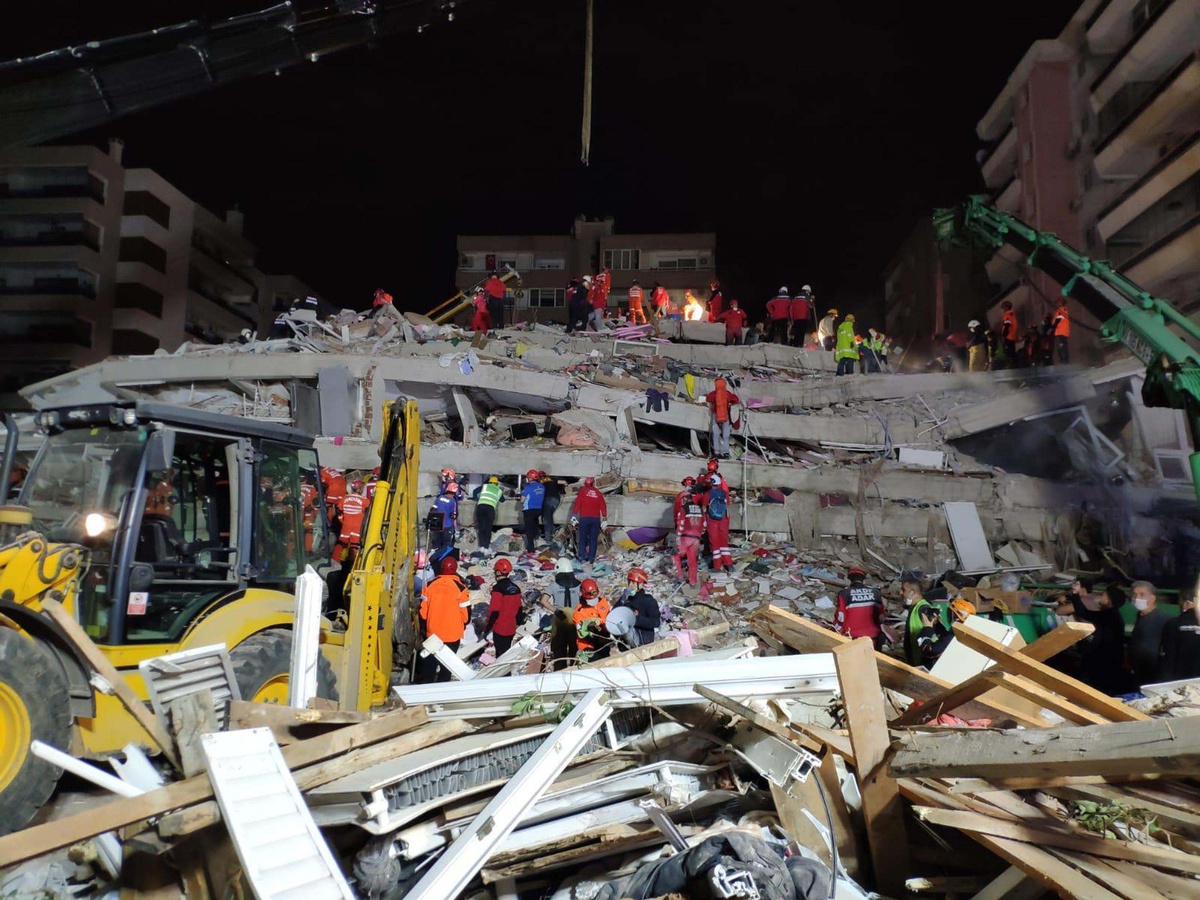 İzmir depreminin 6. yılında itfaiyeciler 117 can kaybının acısını unutmadı