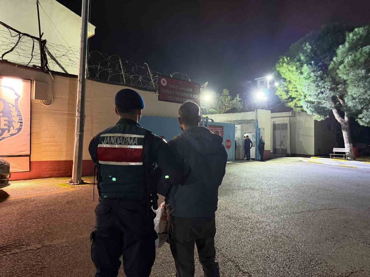 Manisa Turgutlu'da 21 yıl 4 ay cezası olan firari JASAT operasyonuyla tutuklandı