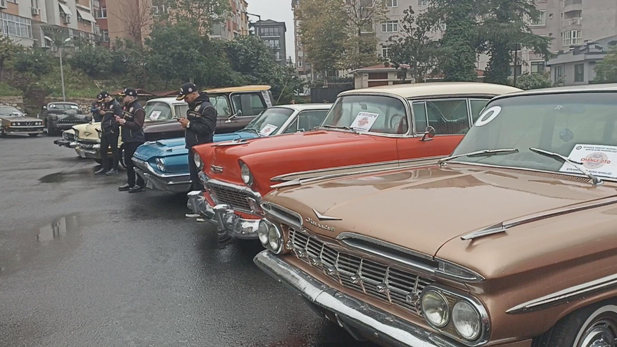 Kaçak getirilen klasik araçlara başka araçların şasi numarası! 6 ilde change oto operasyonu: 35 gözaltı