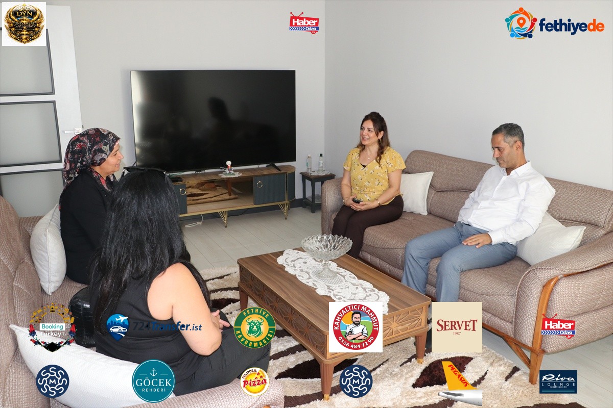 Hatay Antakya'da kadın muhtar depremzedeleri yeni konutlarında ziyaret ediyor