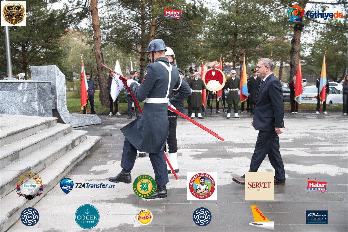 Kars'ta kurtuluşun 106. yıl dönümü çelenk sunumuyla başlayan törenle kutlandı
