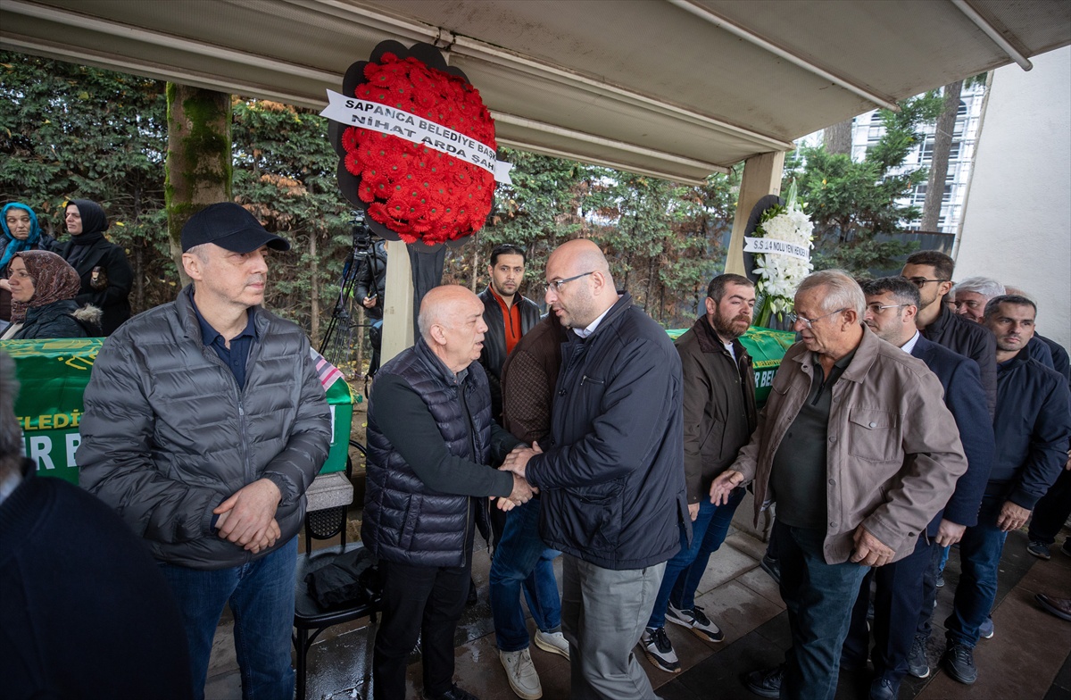 Göreme'de peribacasından kopan kayalar altında ölen Tuna çifti Sakarya'da defnedildi