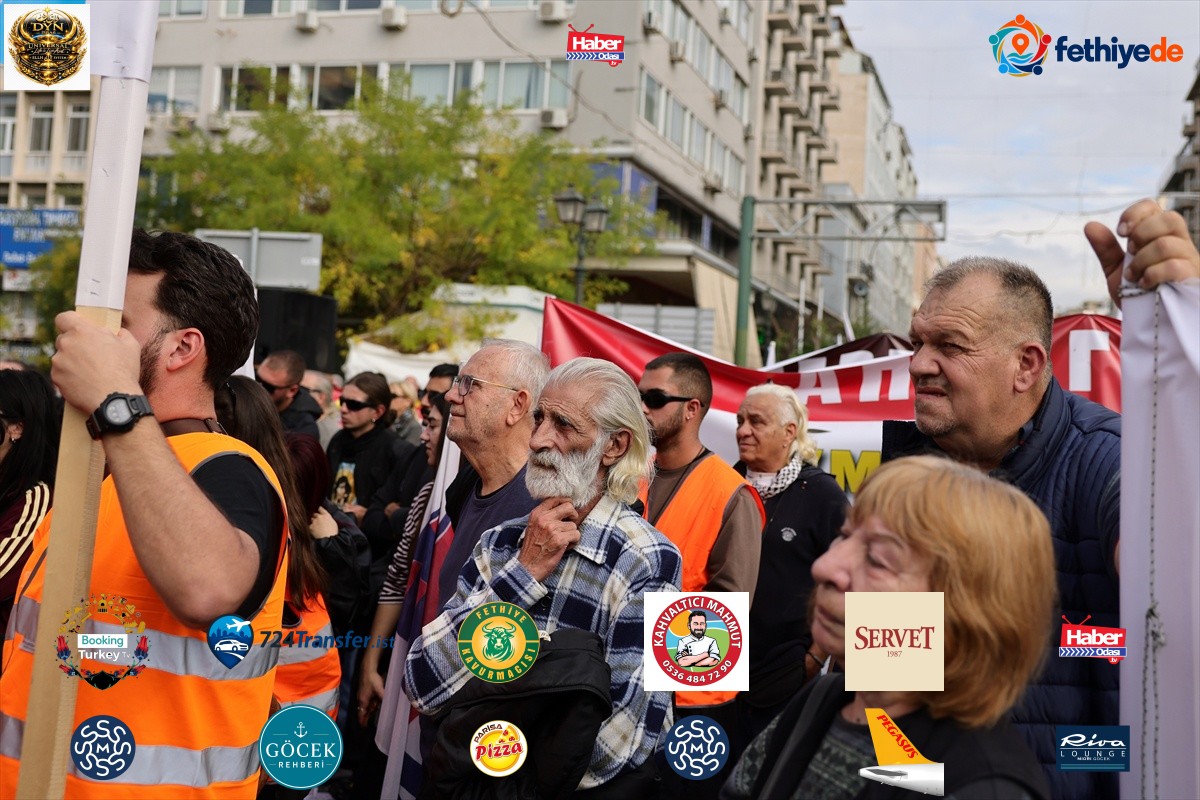 Yunanistan'da limanlar 'savaşa hayır' grevi nedeniyle 24 saat hizmet vermedi