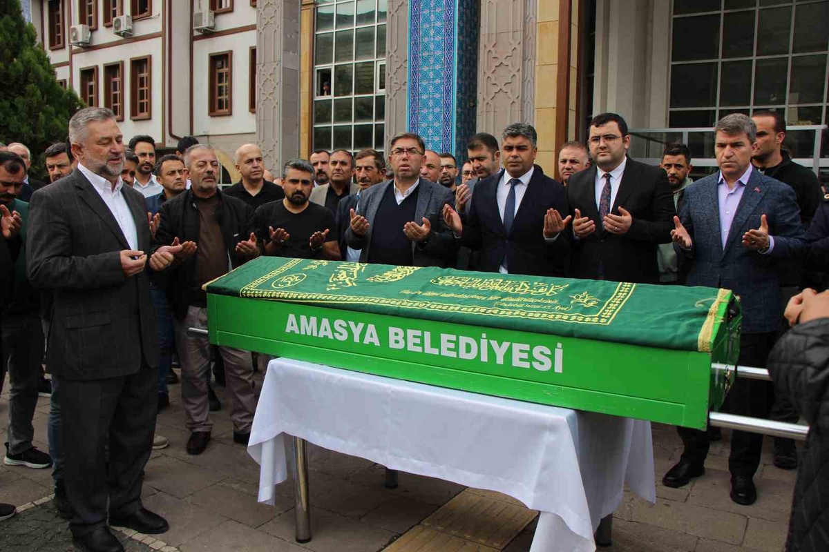 Amasya'da işe giderken bisikletten düşen adliye çalışanı 3 gün sonra yaşamını yitirdi