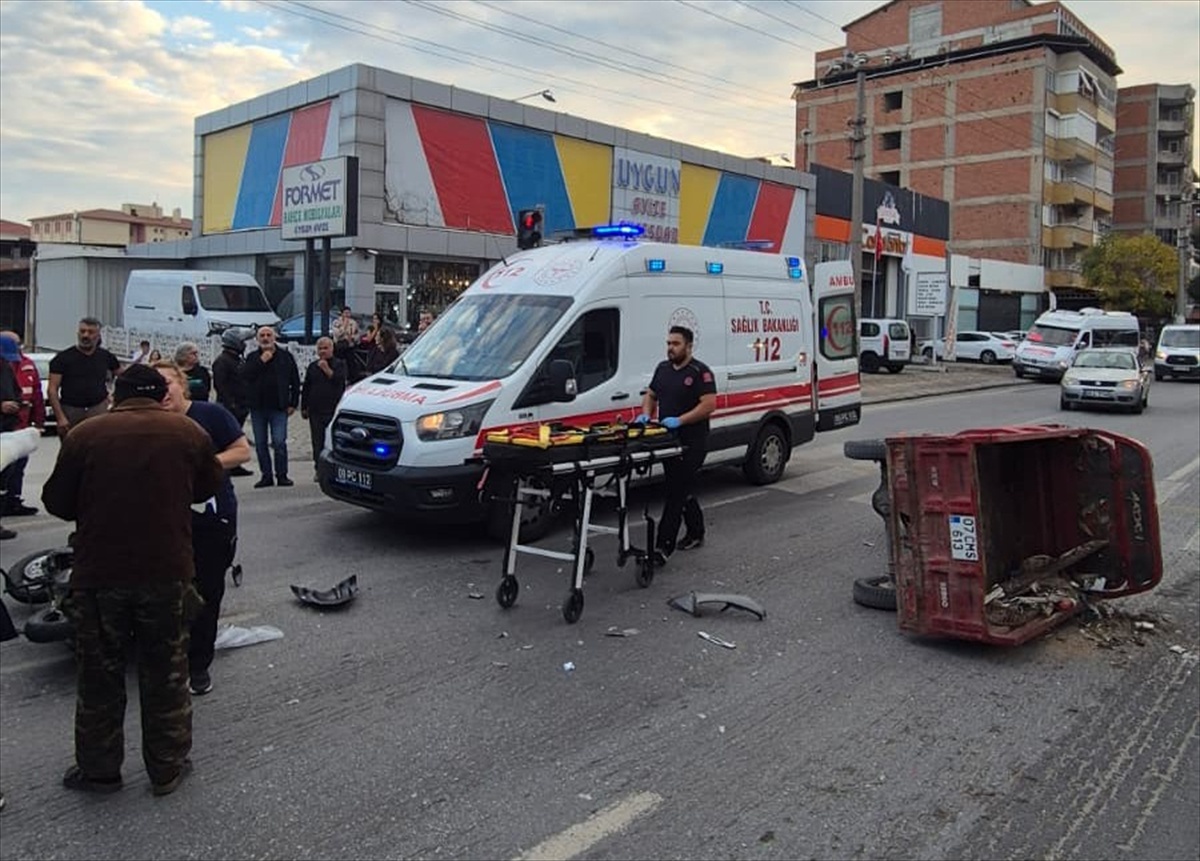 Aydın Nazilli'de otogar kavşağında iki motosiklet çarpıştı, 1 sürücü yaralandı