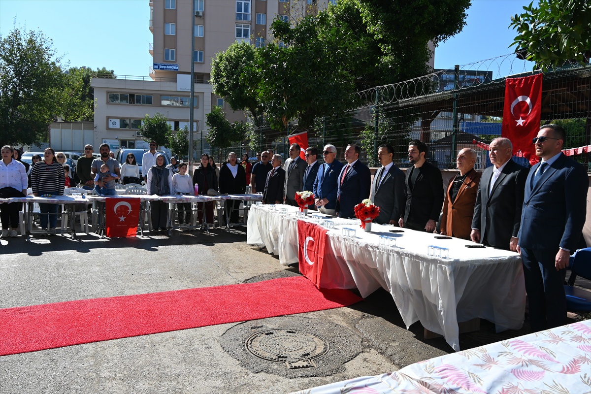 Antalya'da özel eğitim öğrencileri Cumhuriyet Bayramı'nı kutladı
