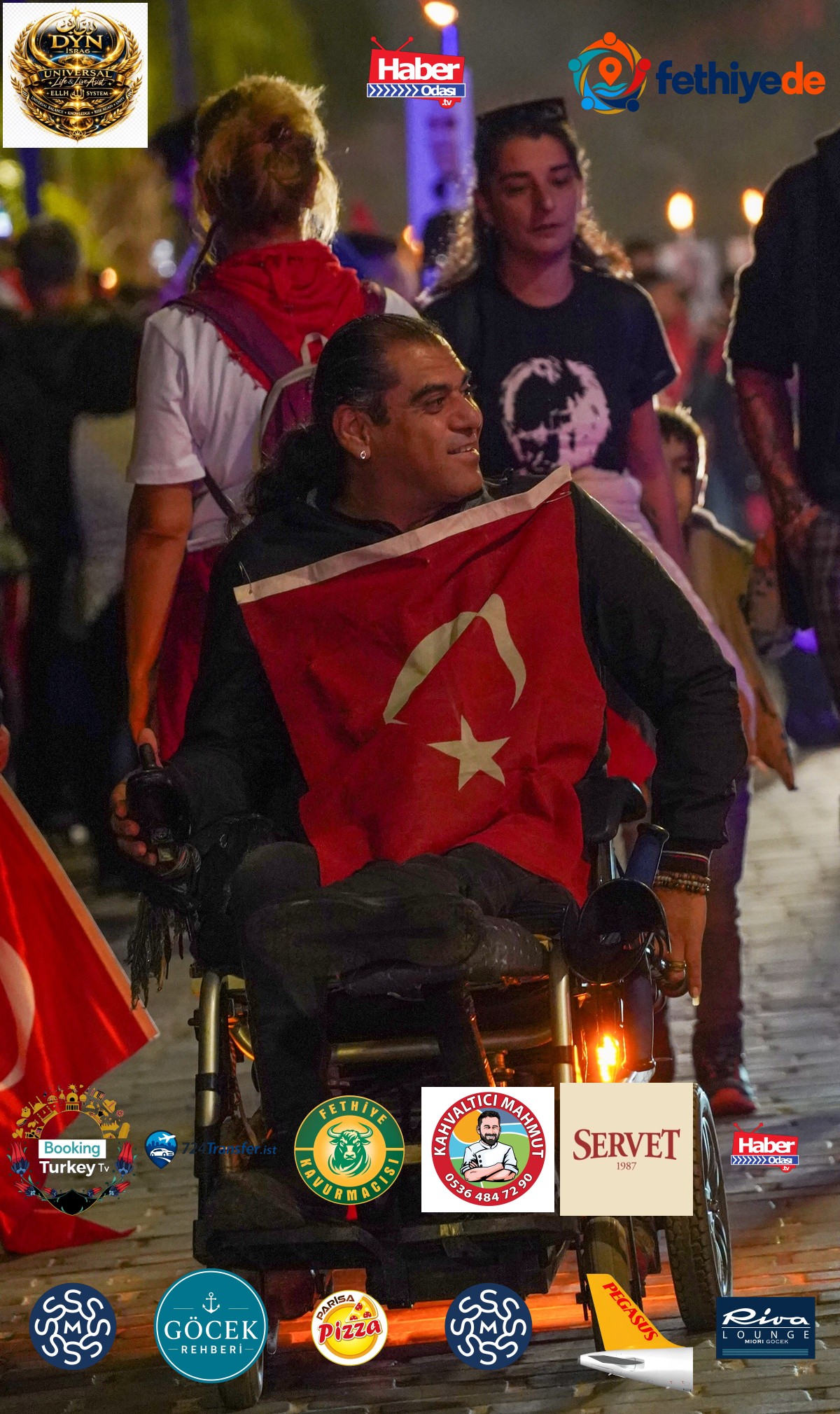 Antalya'da Cumhuriyet'in 103'üncü yılında Fener Alayı'nda binlerce kişi yürüdü
