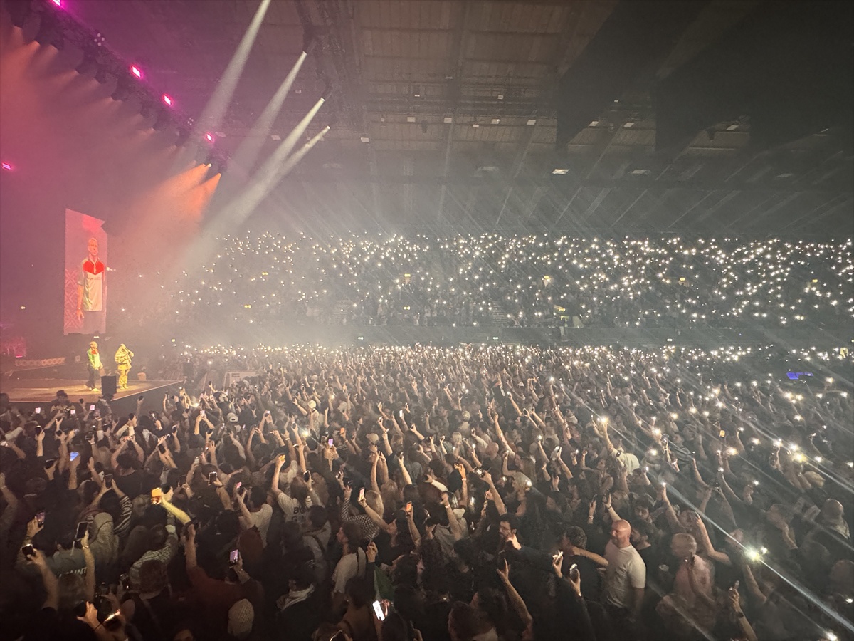Macklemore, Londra'da Özgür Filistin Turnesi'nin son konserinde 10 bin kişiye seslendi