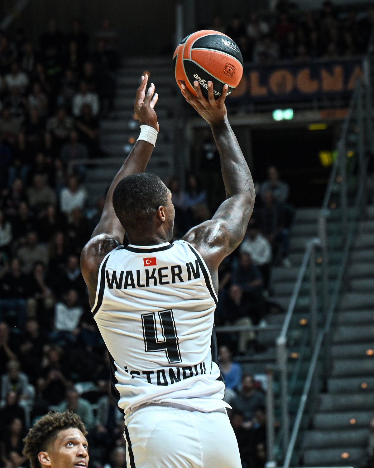Beşiktaş'tan Bologna'da son saniye zaferi! 13 sayı geriden gelip 103-101 kazandı