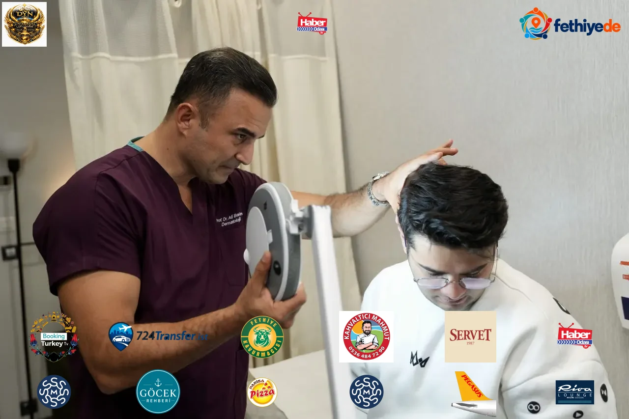 Medipol Mega Üniversite Hastanesi Dermatoloji Uzmanı Prof. Dr. Ali Balevi, hastasını tedavi ediyor.