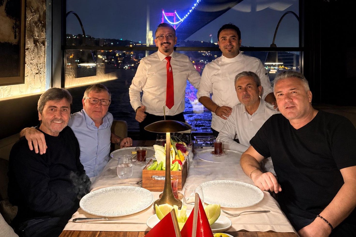 Efsaneler aynı masada! Herkes Aykut Kocaman'a odaklandı