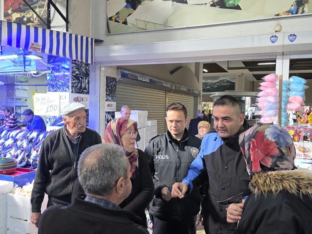 Bozüyük'te kapalı pazarda 102 vatandaşa dolandırıcılık uyarısı yapıldı