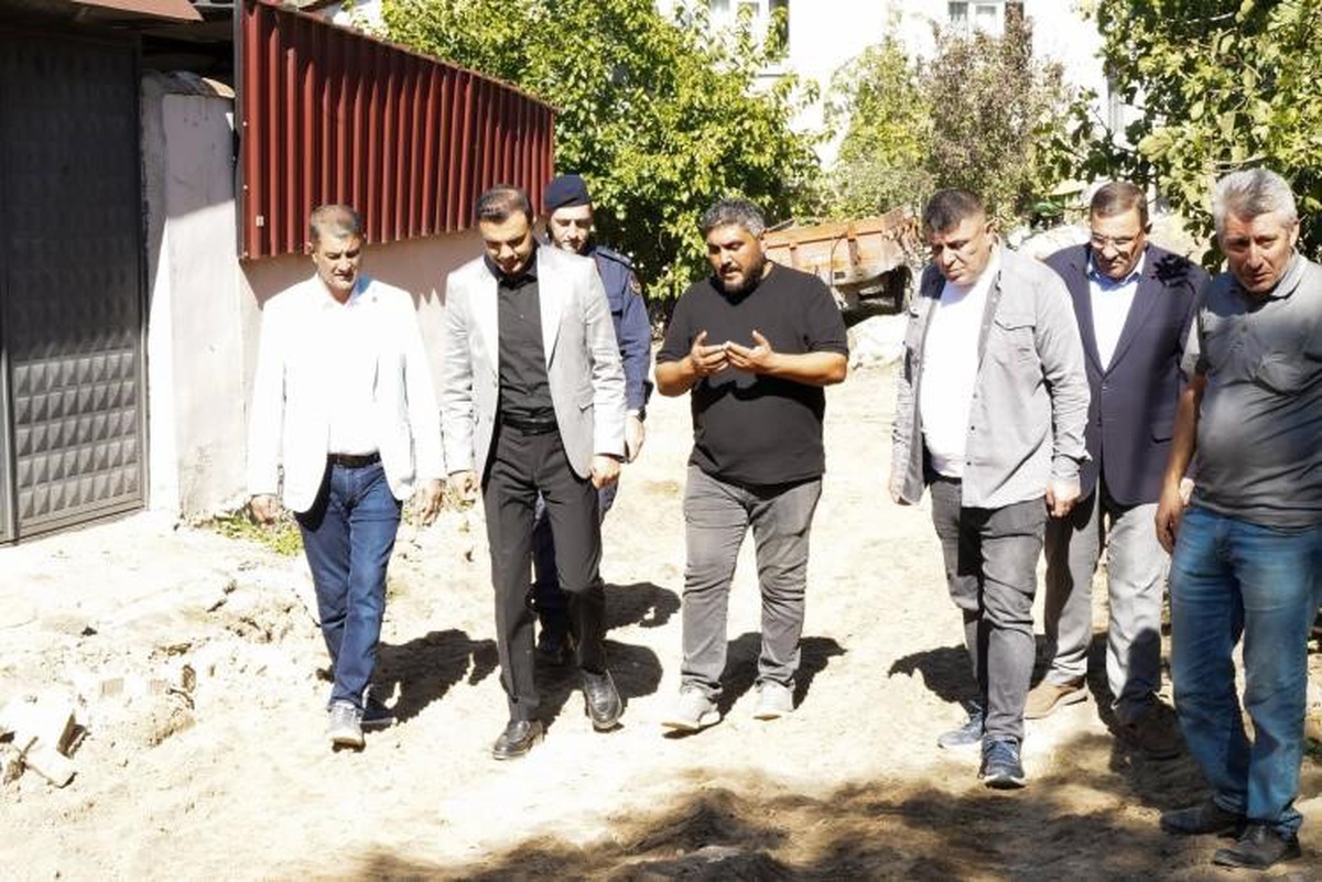 Söğüt Kaymakamı Yakacık köyünde su ve kanalizasyon altyapı yenilemesini inceledi