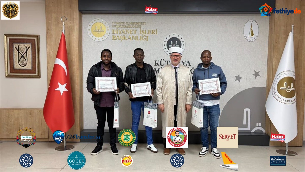 Kütahya'da porselen fabrikasında çalışan 3 Kenyalı teknik personel Müslüman oldu