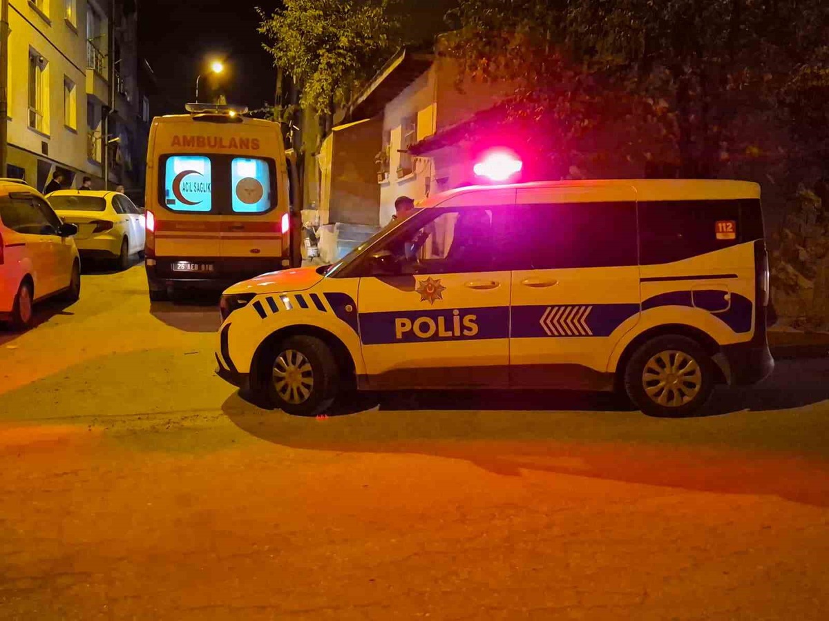 Eskişehir Odunpazarı'nda silahlı hane baskını ihbarı aile içi kavgayla sonuçlandı
